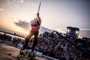 Underhand Chop (hache à l’horizontale)