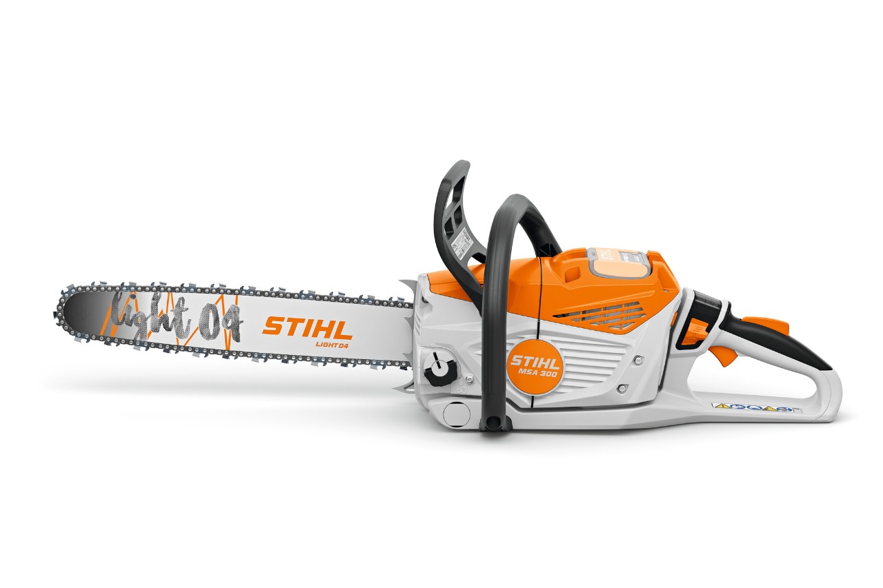 STIHL bath duck with a chainsaw and a helmet