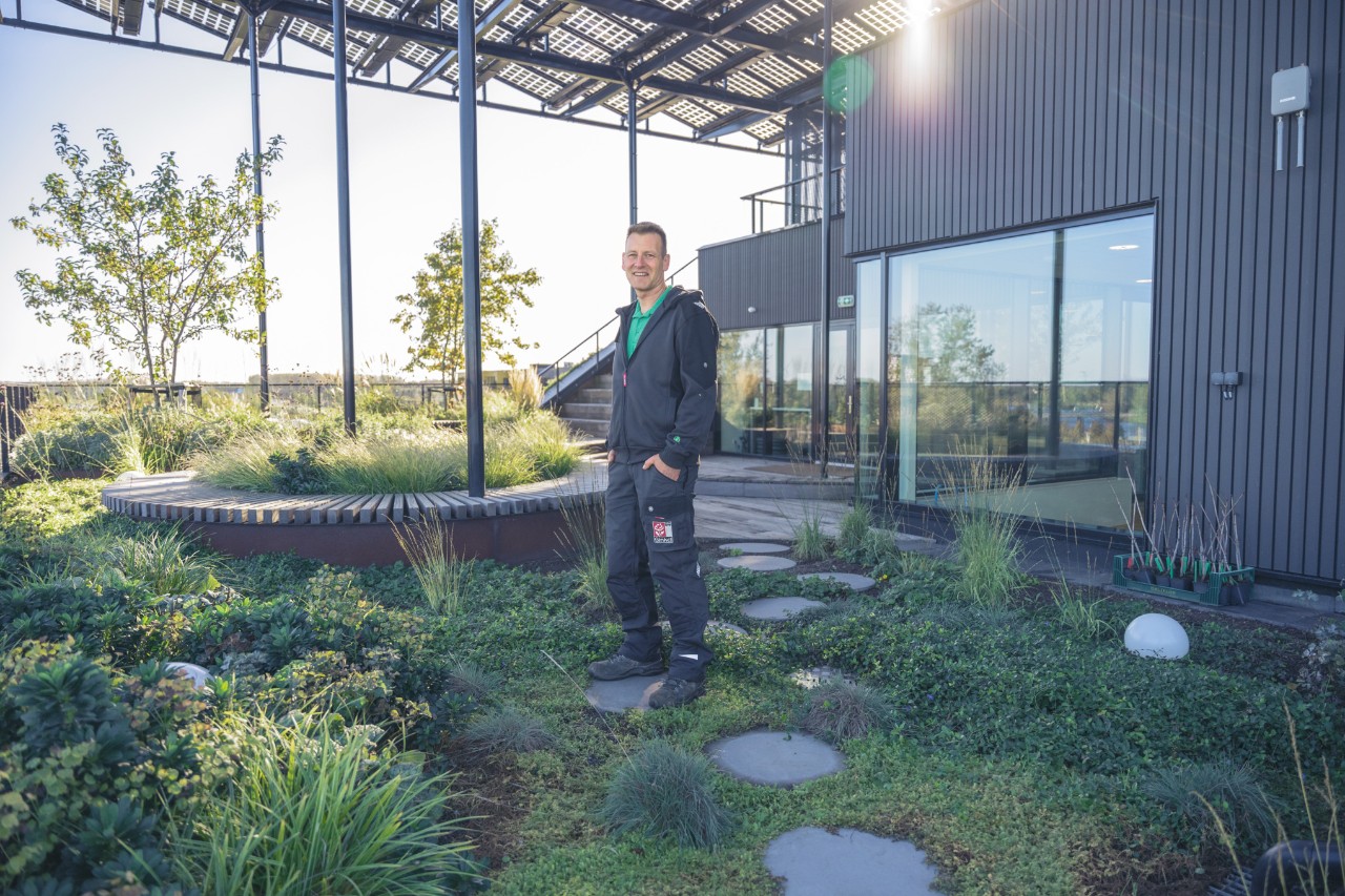 Gert Jansen im Garten der Ginkel Groep