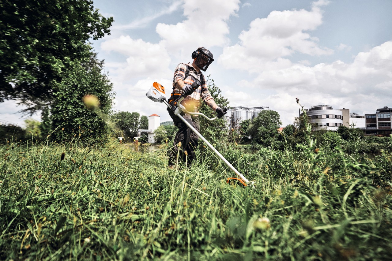 Le coupe-bordures à batterie STIHL FSA 250 