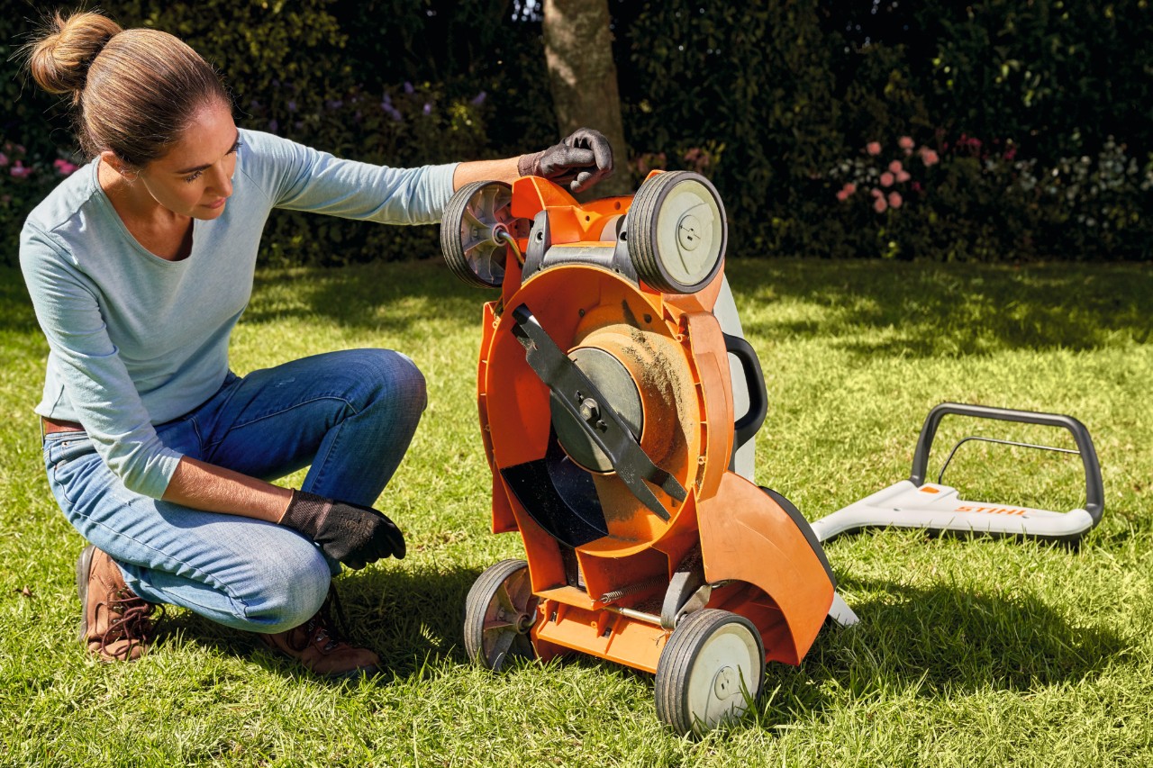 https://author.stihl.cloud/editor.html/content/launches/2021/10/11/translation_launchcontentstihllanguage-mastersitexperiencearbeit/content/stihl/language-masters/it/experience/arbeitstechnik-und-geraetepflege/rasenmaeher-tipps/rasenmaeher-messer-schaerfen.html