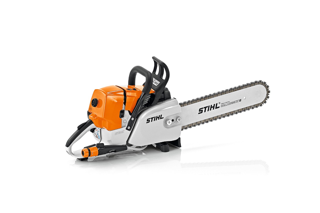 Tronçonneuse à pierre et à béton STIHL GS 461 sur fond blanc