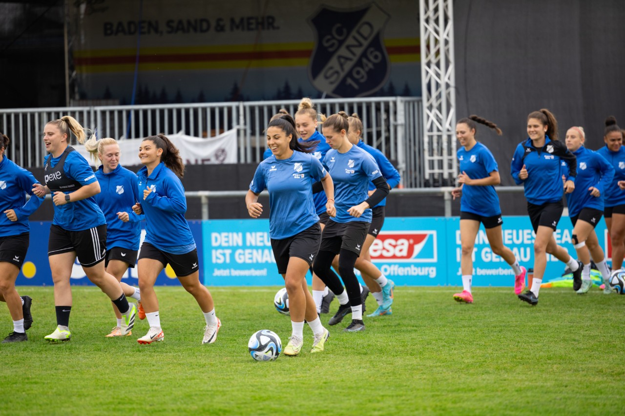 Calciatrici durante l'allenamento